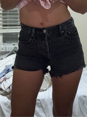 Denim Forum by Aritzia Black Frayed Hem Women's Shorts Jeans